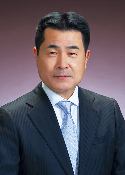 代表取締役社長 伊藤芳明